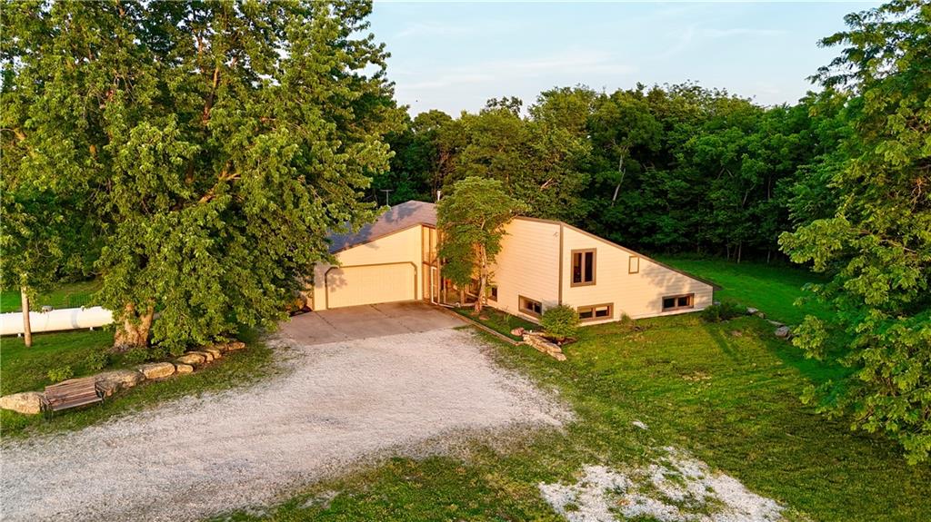 14305 35th St, Perry, KS 66073