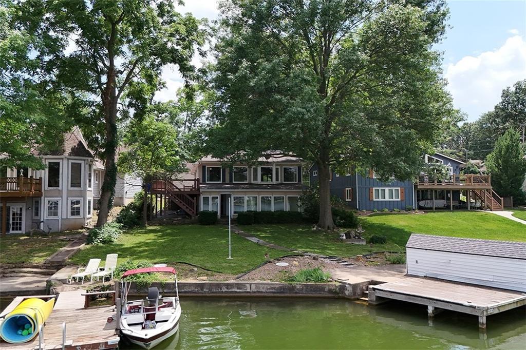 63 Anchor Dr, Lake Tapawingo, MO 64015