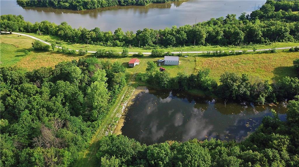 W 210th St, Ridgeway, MO 64481