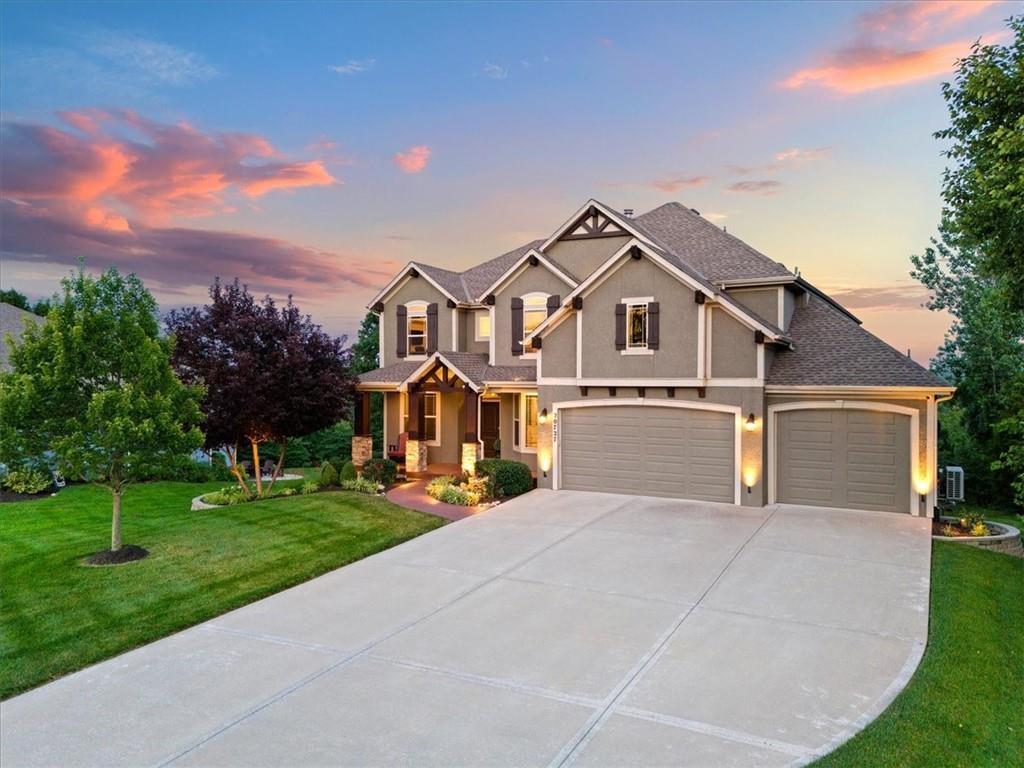 20727 W 68th St, Shawnee, KS 66218
