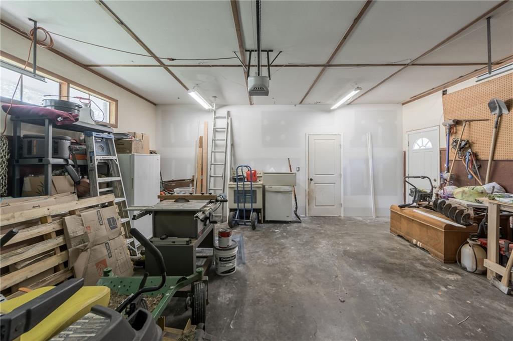 6103 NW Osage Dr, Platte Woods, MO 64151
