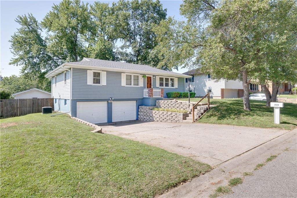 2826 Jennifer Ln, Country Club, MO 64506