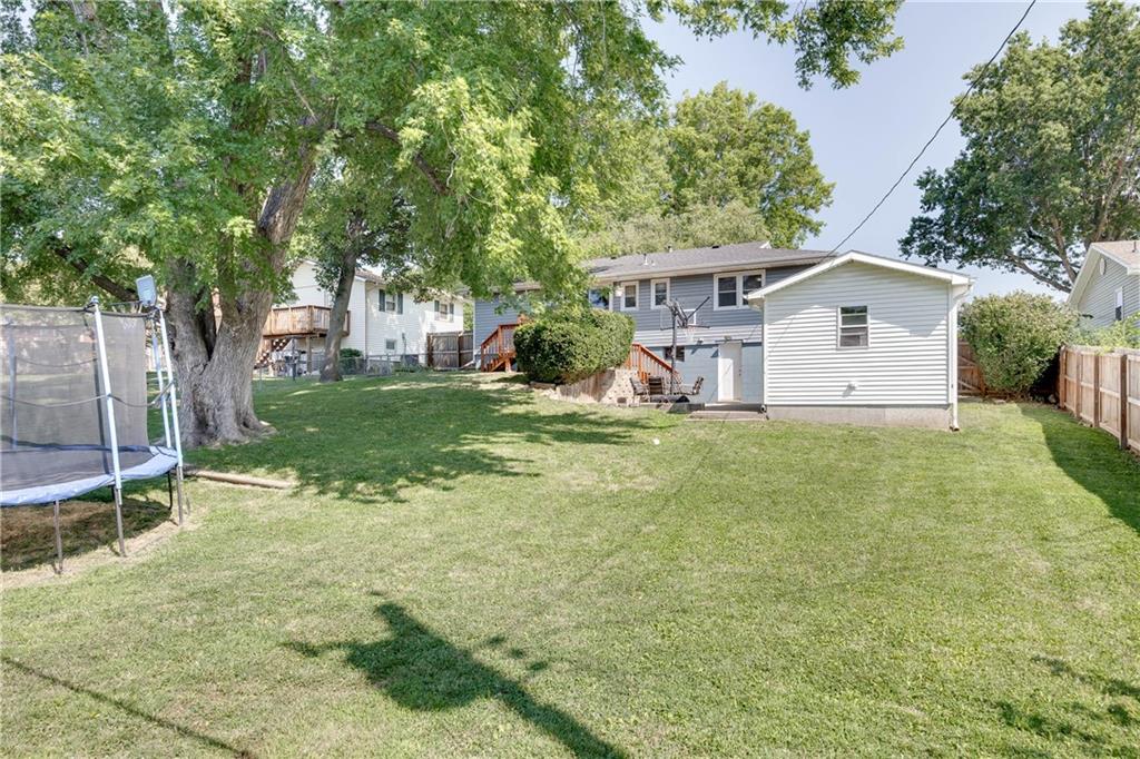 2826 Jennifer Ln, Country Club, MO 64506