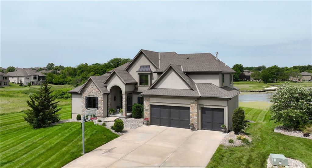 1304 Lakecrest Cir, Raymore, MO 64083