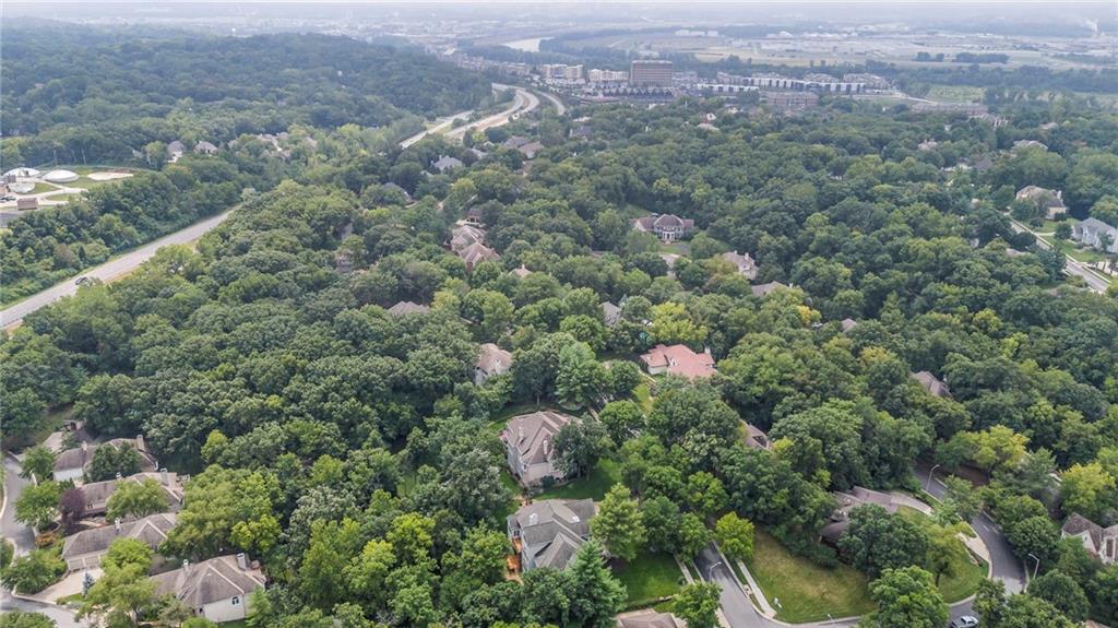 4519 N Mulberry Dr, Kansas City, MO 64116