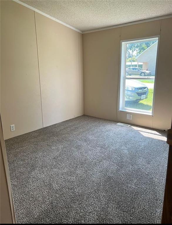 309 W 10th St, Stewartsville, MO 64490