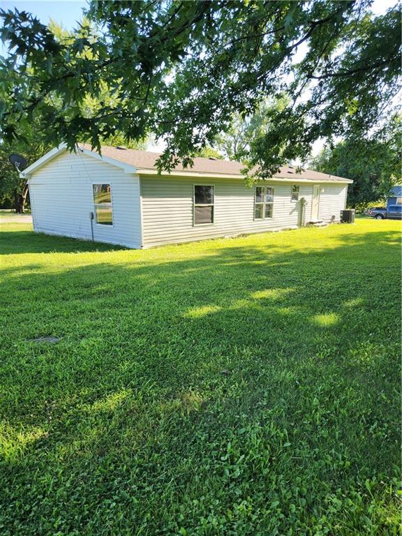 309 W 10th St, Stewartsville, MO 64490