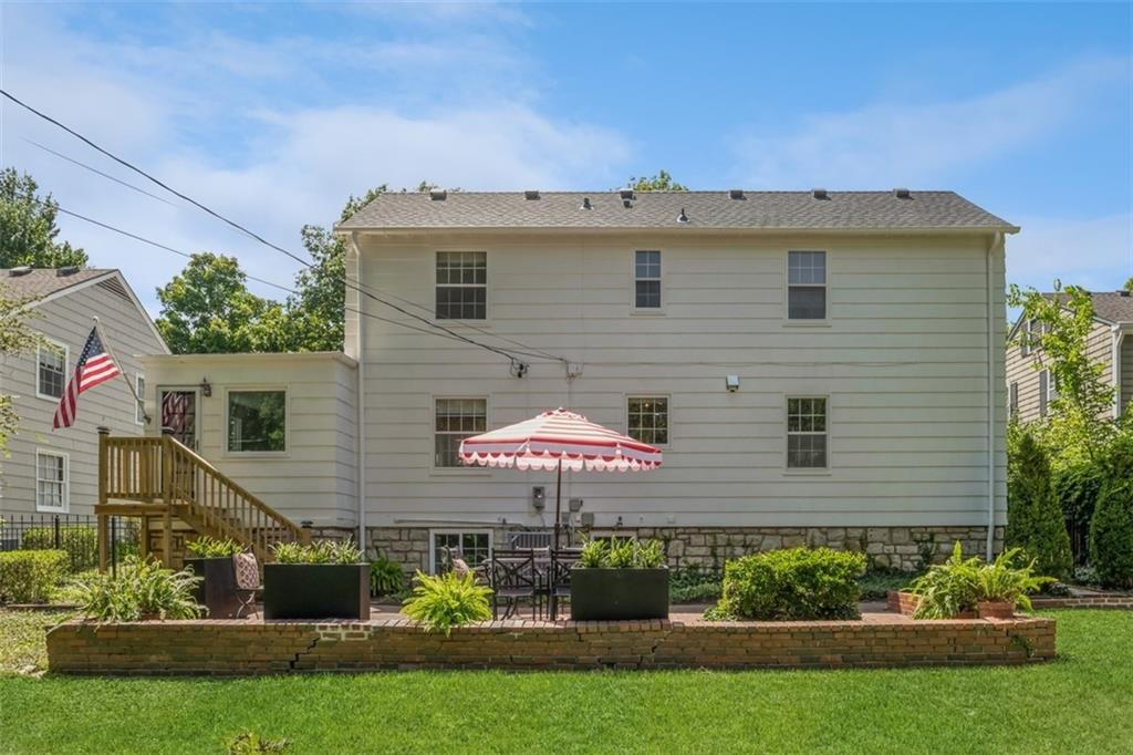 6521 Sagamore Rd, Mission Hills, KS 66208