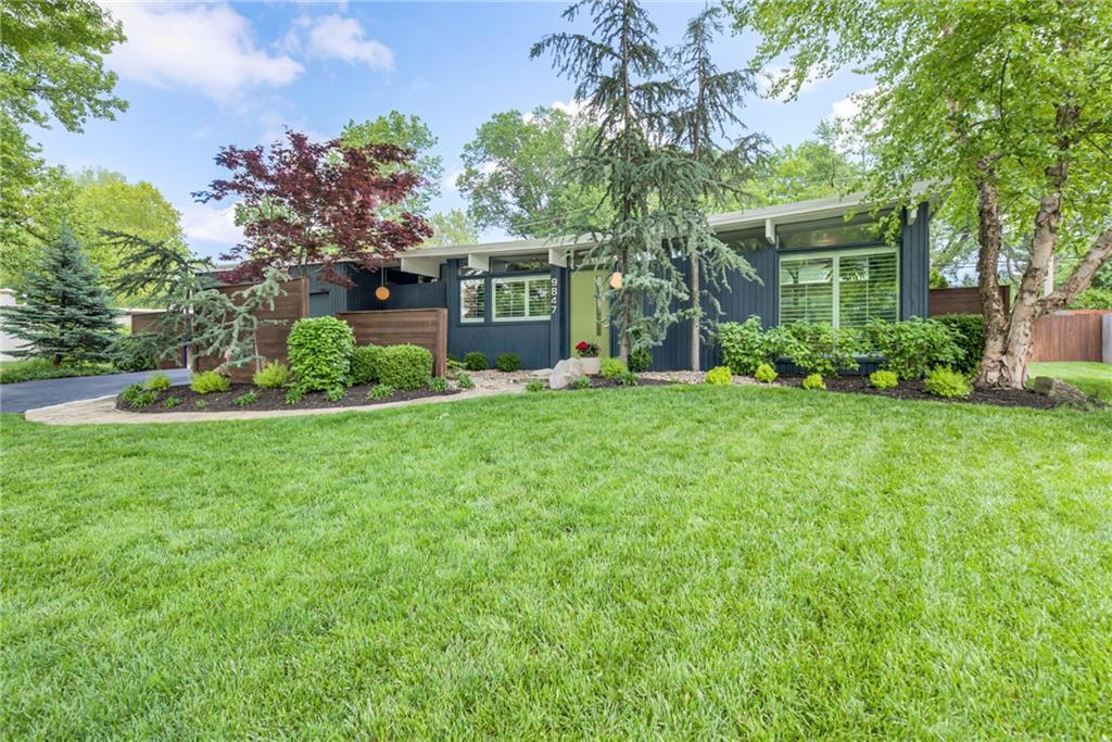 9847 Chadwick Dr, Overland Park, KS 66206