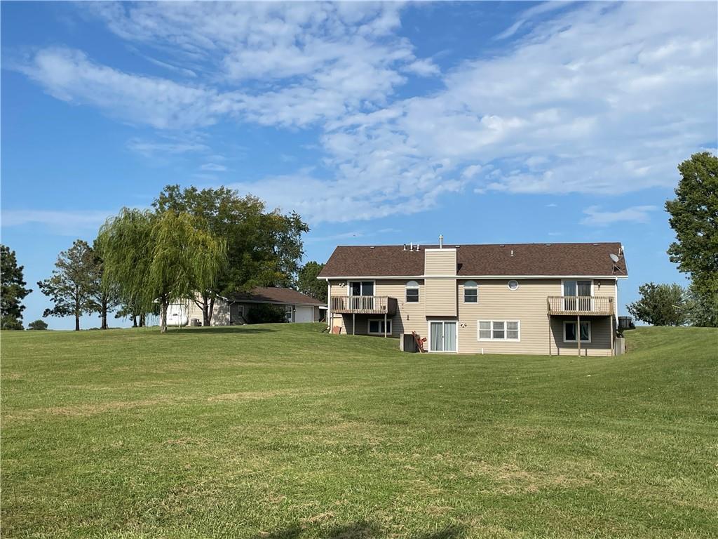 12181 Sunset Ridge Dr, Ozawkie, KS 66070
