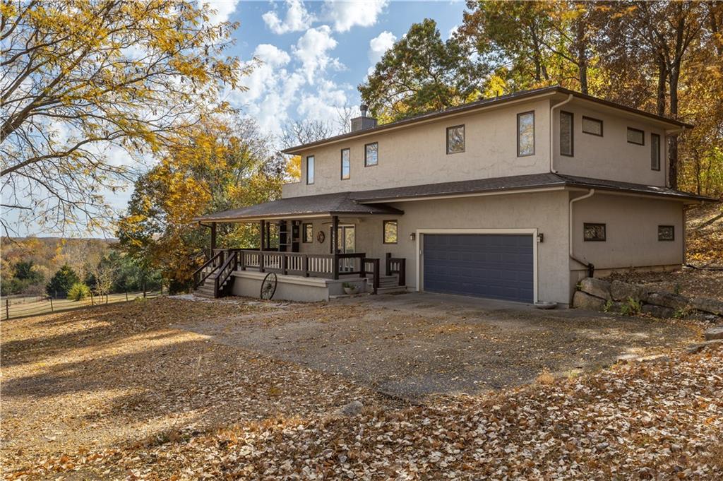 2253 Oak Rd, Perry, KS 66073