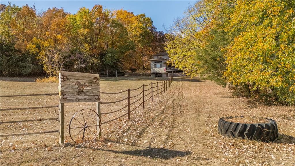 2253 Oak Rd, Perry, KS 66073