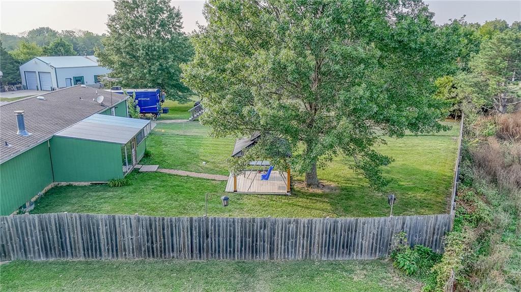 423 SE State Pp Hw, Leeton, MO 64761