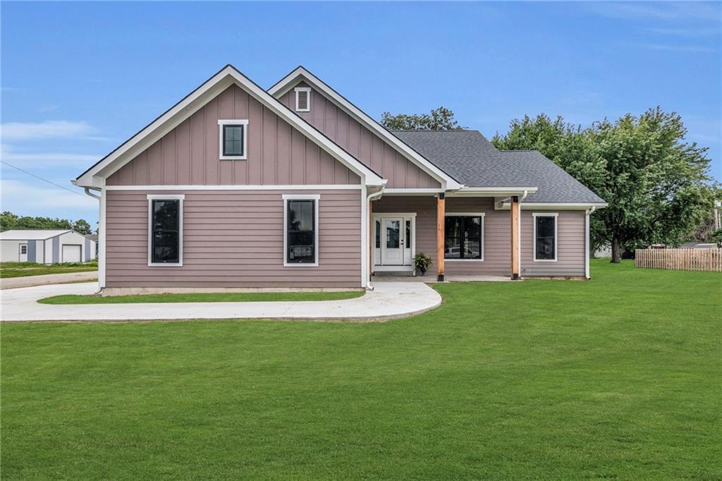501 S Pine St, Norborne, MO 64668