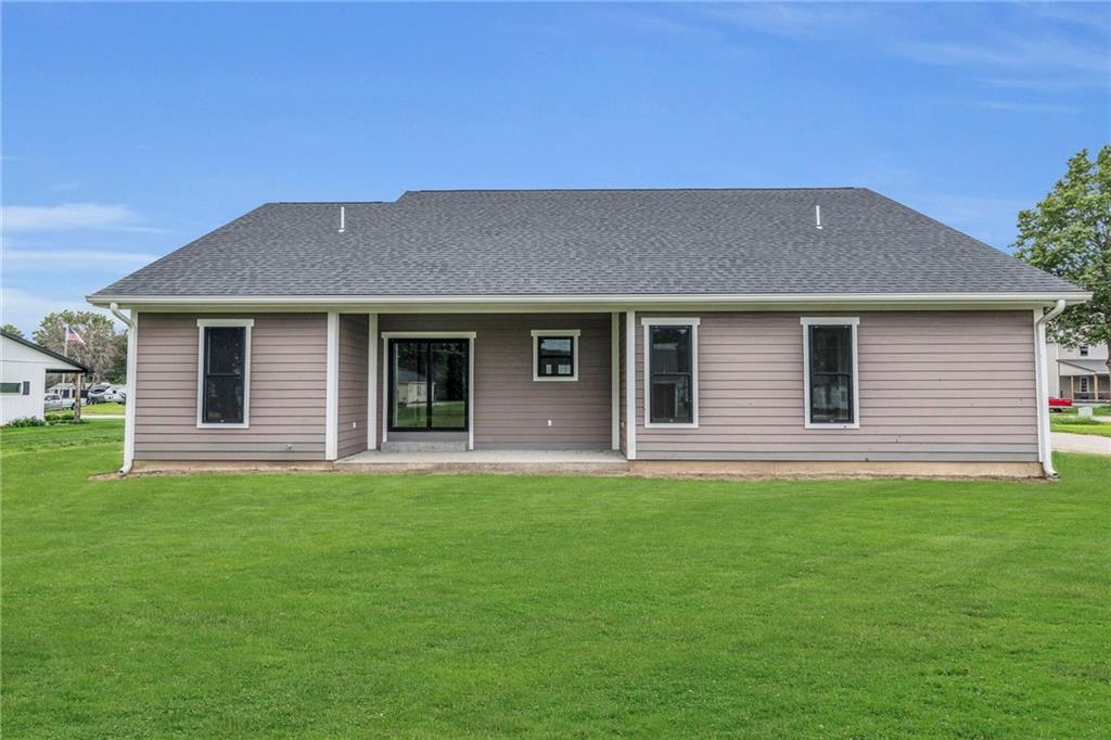 501 S Pine St, Norborne, MO 64668