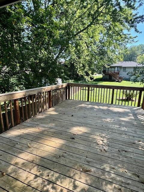 6103 Shetland Ln, Country Club, MO 64506