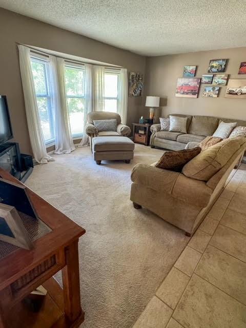 6103 Shetland Ln, Country Club, MO 64506