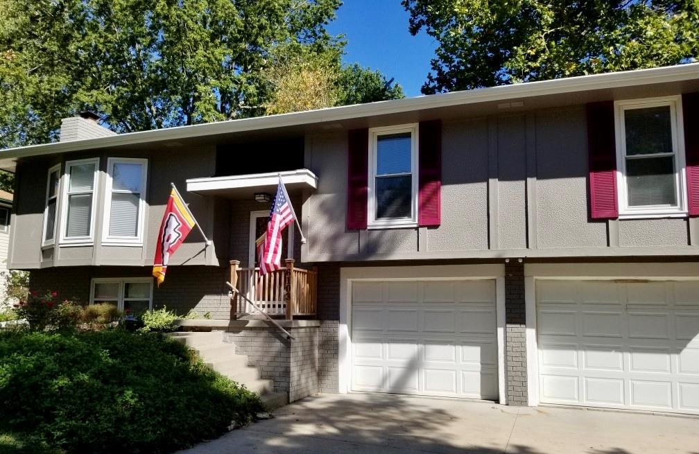 6103 Shetland Ln, Country Club, MO 64506