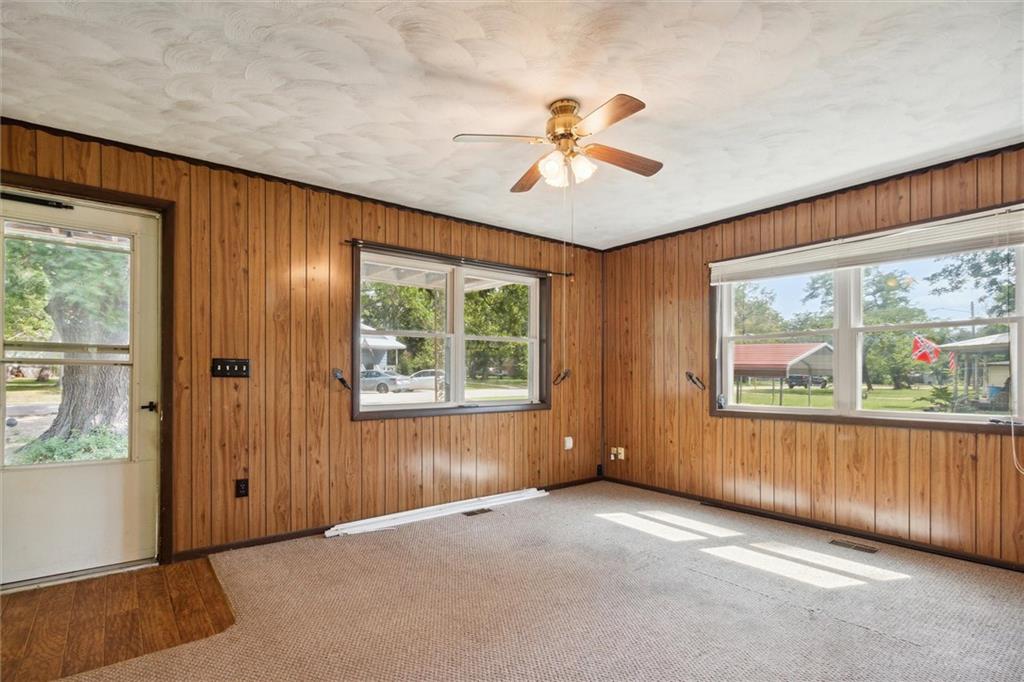 1325 State St, Altoona, KS 66710