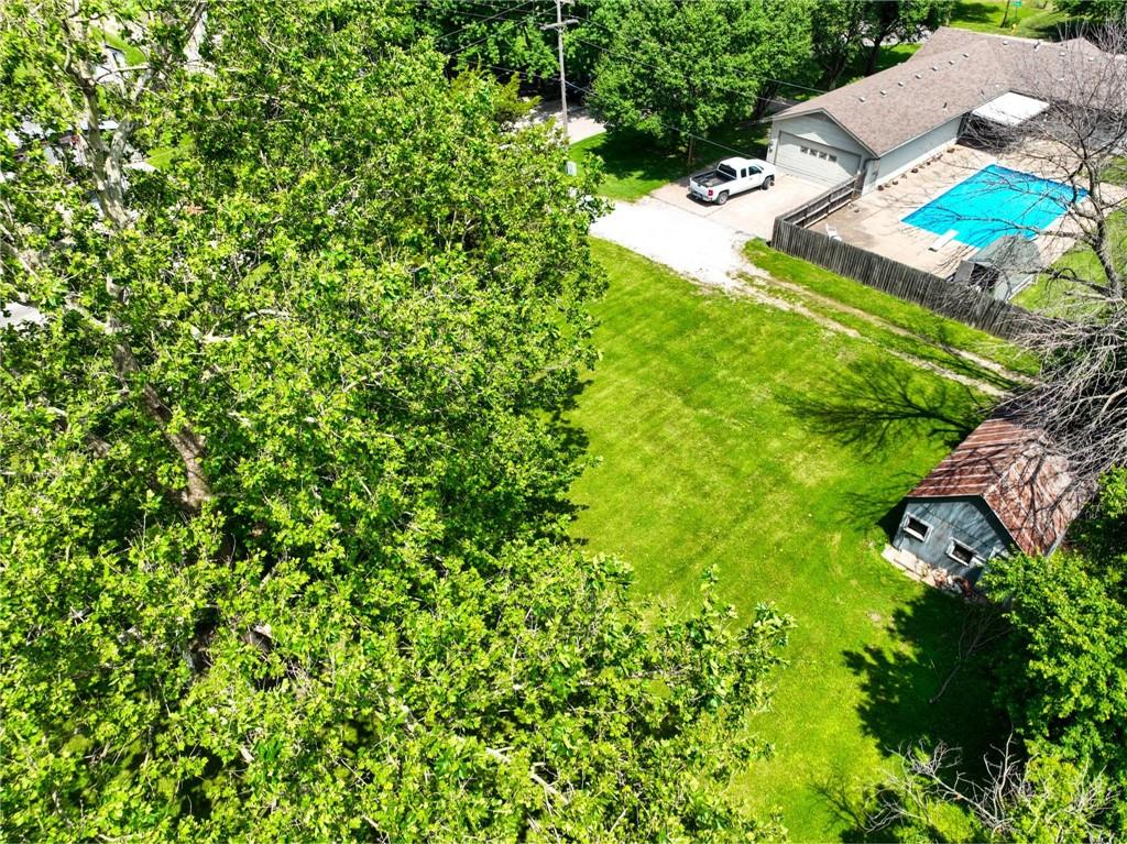 608 Cheyenne Ave, Hiawatha, KS 66434