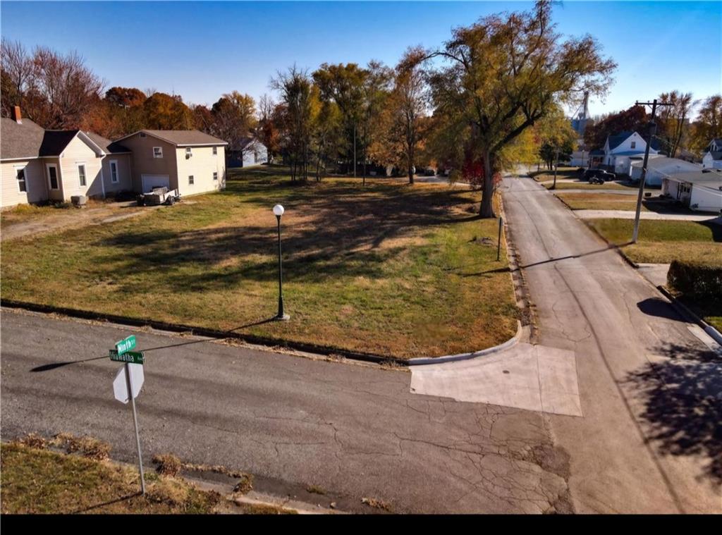 815 Hiawatha Ave, Hiawatha, KS 66434