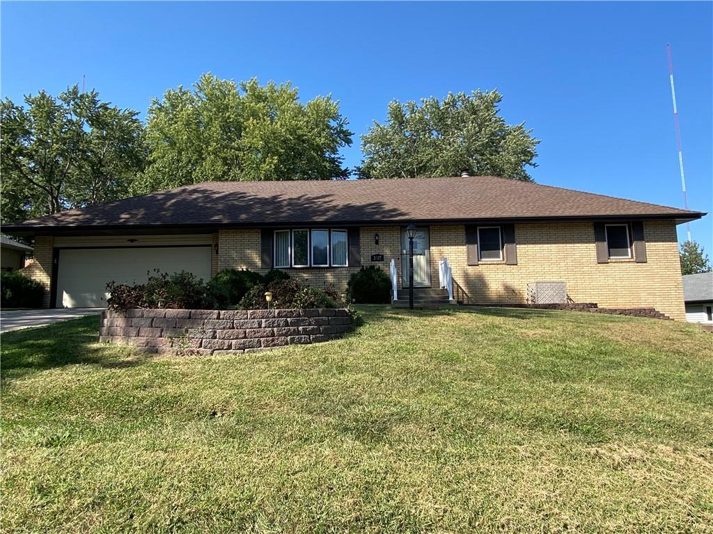 3517 Emerald Ln, Country Club, MO 64506