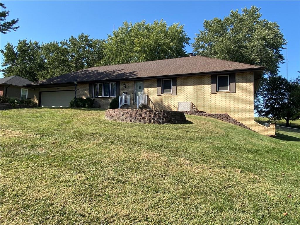 3517 Emerald Ln, Country Club, MO 64506