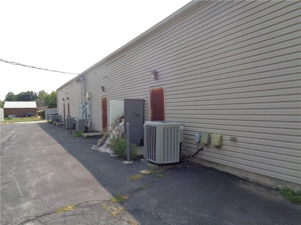 1108 N 7 Hw, Pleasant Hill, MO 64080