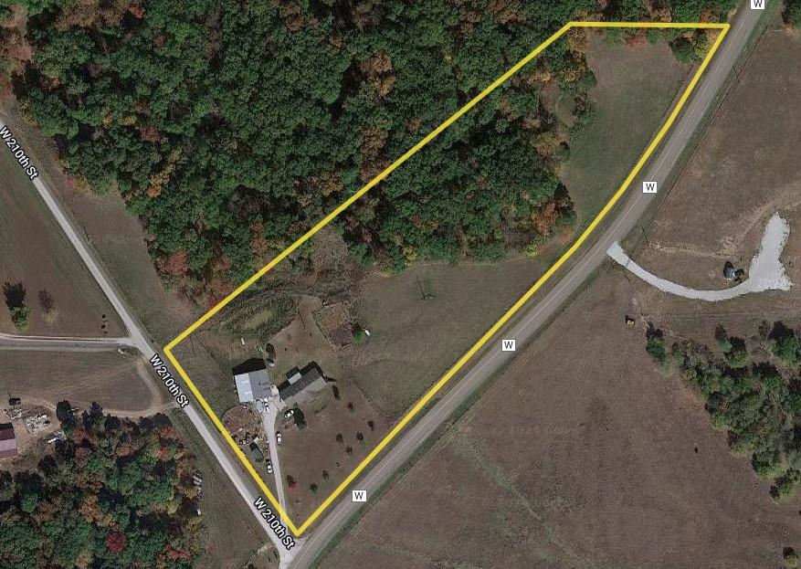 18701 W 210th St, Ridgeway, MO 64481