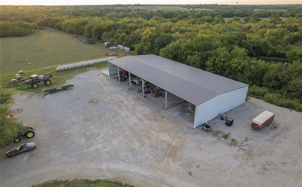 200 S 140th St, Girard, KS 66743