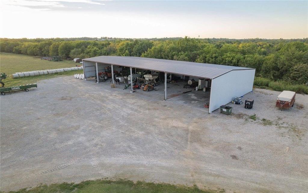 200 S 140th St, Girard, KS 66743