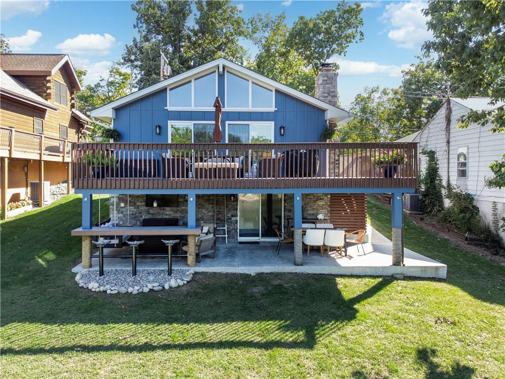 78 Beach Dr, Lake Tapawingo, MO 64015