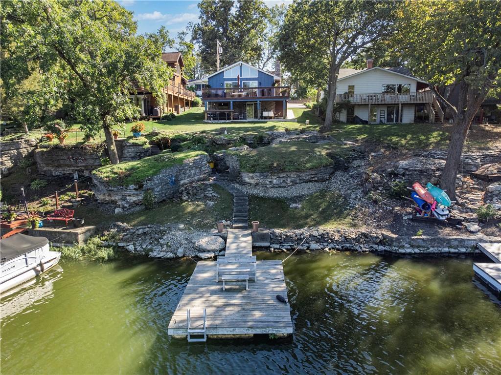 78 Beach Dr, Lake Tapawingo, MO 64015