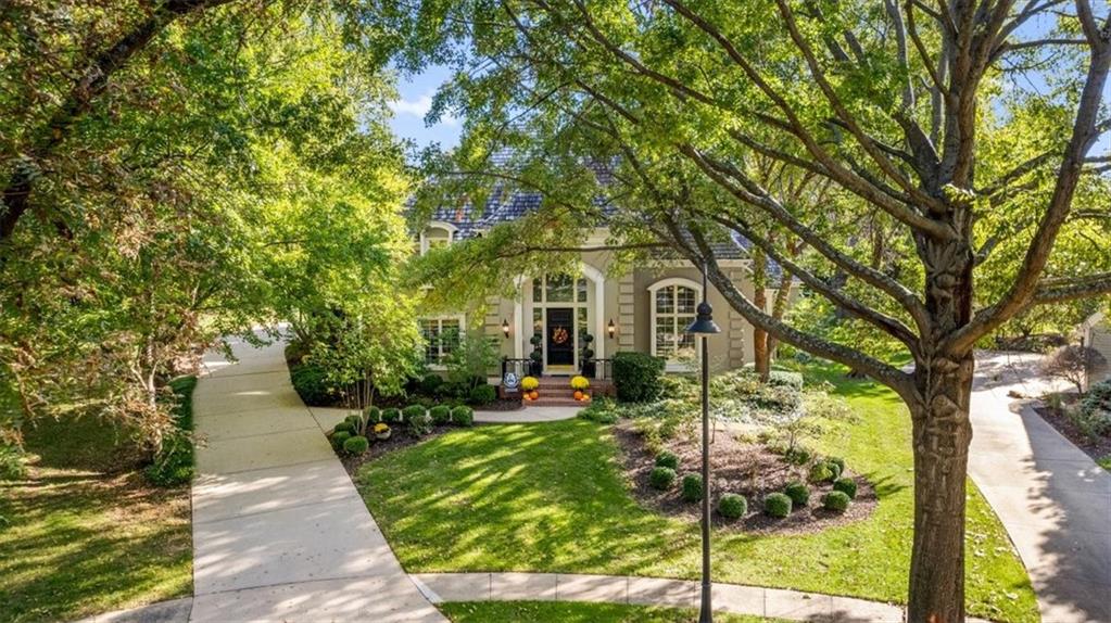 2645 W 118th Ter, Leawood, KS 66211