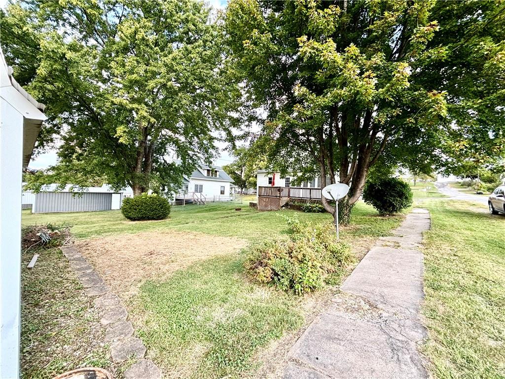 523 3rd St, Barnard, MO 64423