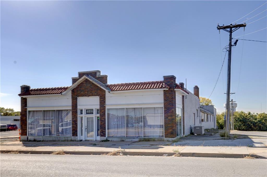 6220 Raytown Rd, Raytown, MO 64133