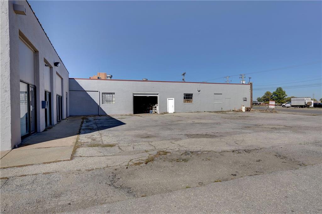 6220 Raytown Rd, Raytown, MO 64133