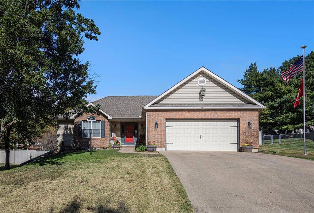 15 Chadwick Ln, Country Club, MO 64506