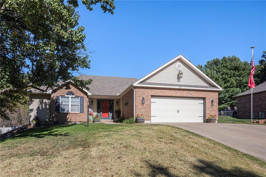 15 Chadwick Ln, Country Club, MO 64506