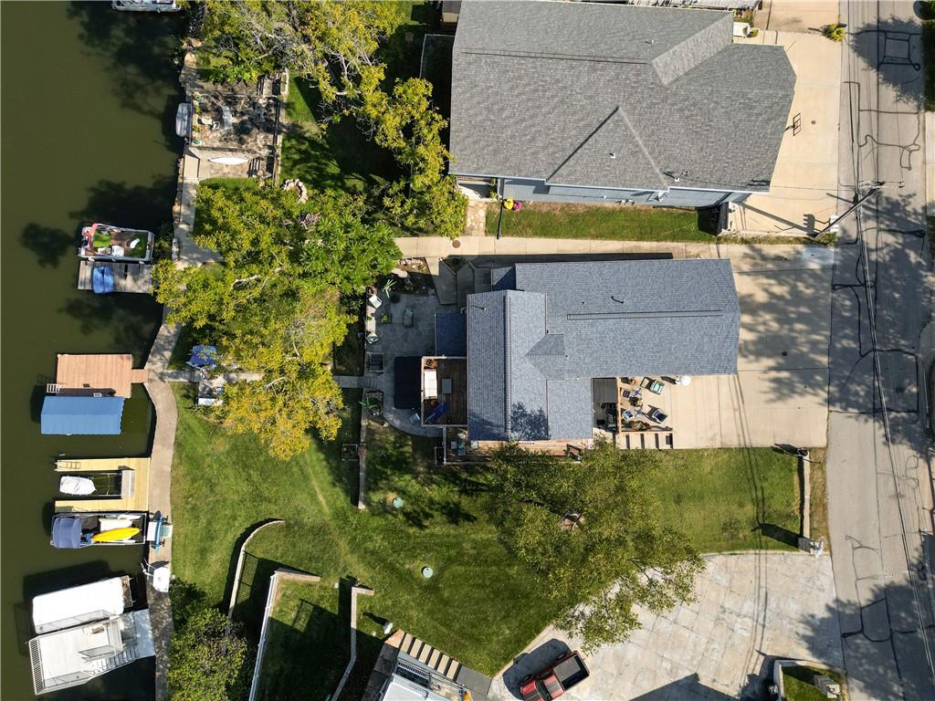10 Clipper Dr, Lake Tapawingo, MO 64015