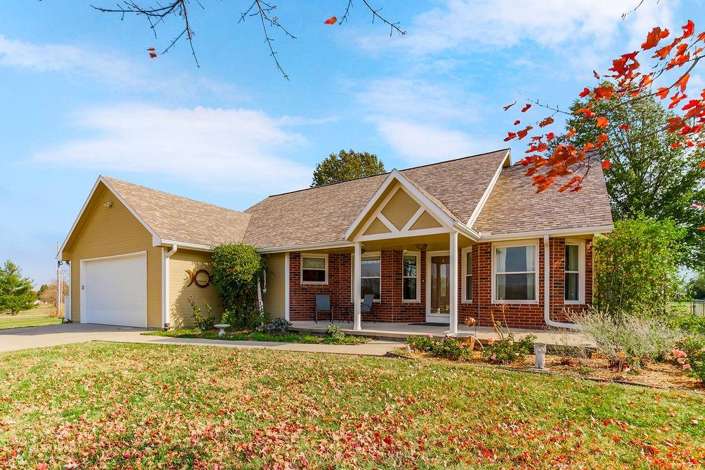 17274 163rd St, Basehor, KS 66012