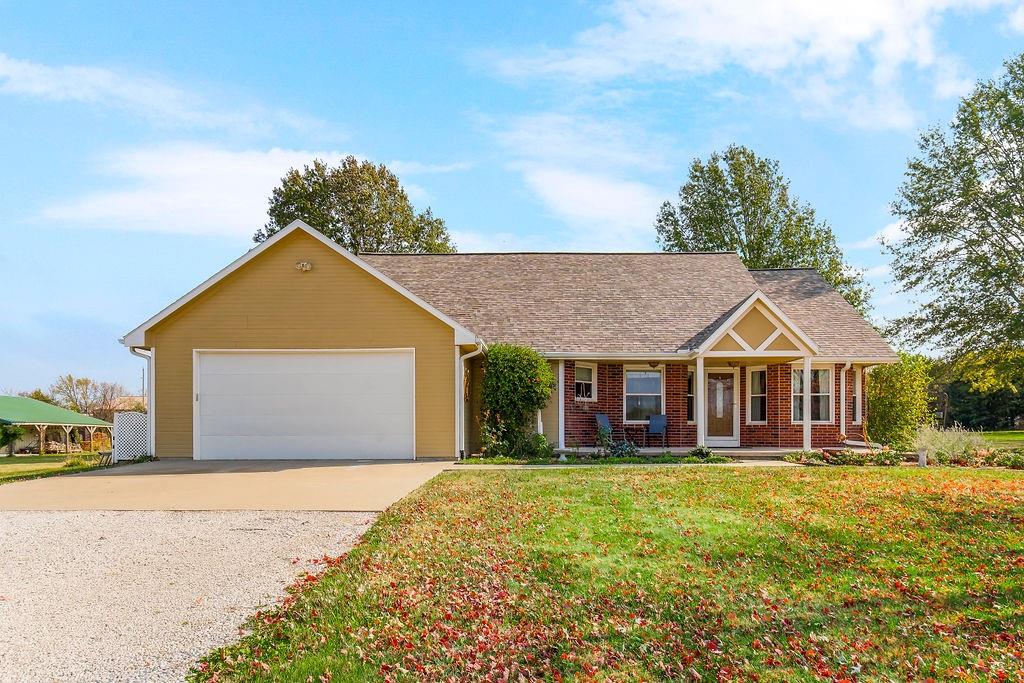 17274 163rd St, Basehor, KS 66012