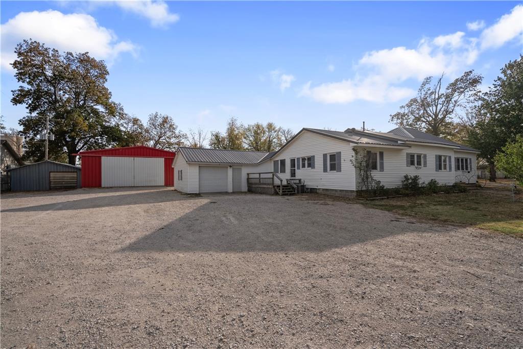 106 W 2nd St, Bartlett, KS 67332