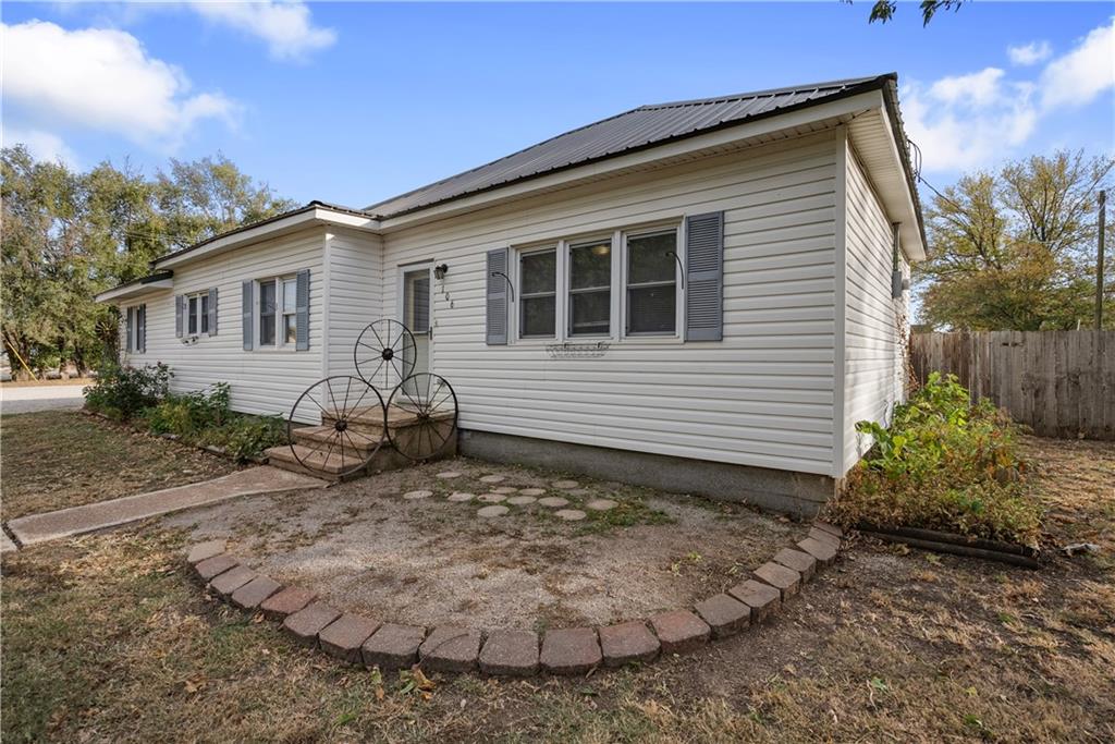 106 W 2nd St, Bartlett, KS 67332