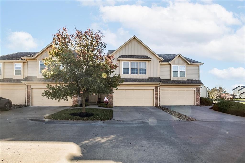 8941 Inkster St, Lenexa, KS 66227
