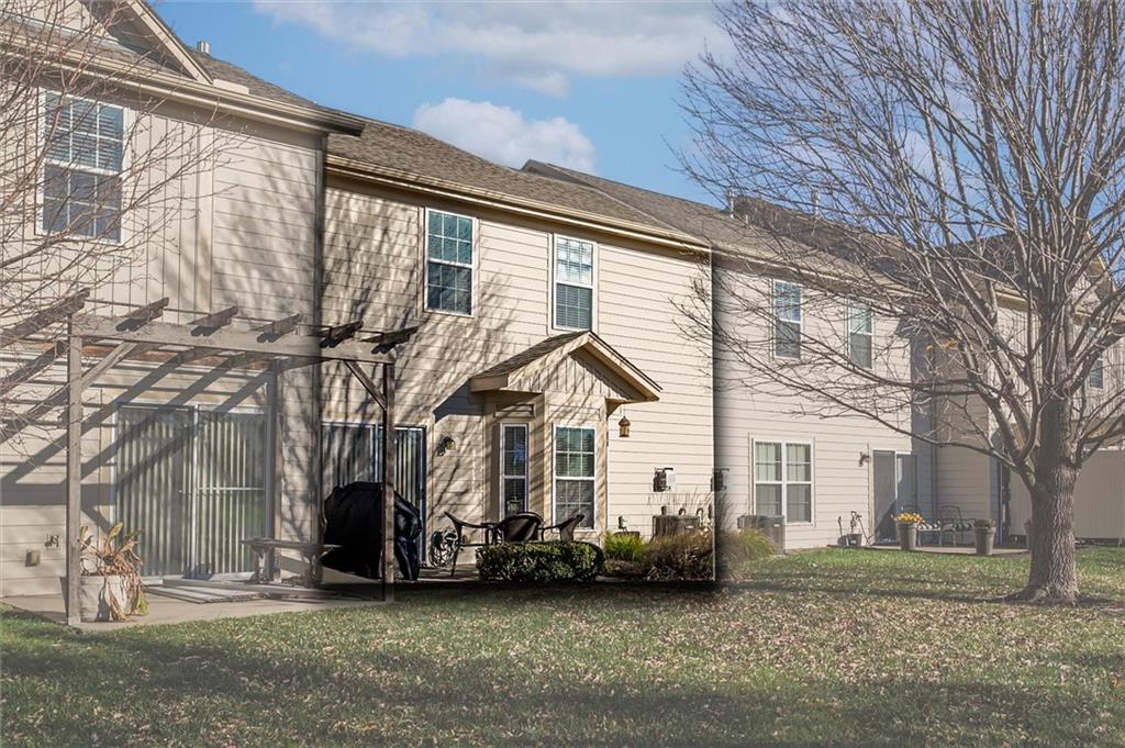 8941 Inkster St, Lenexa, KS 66227