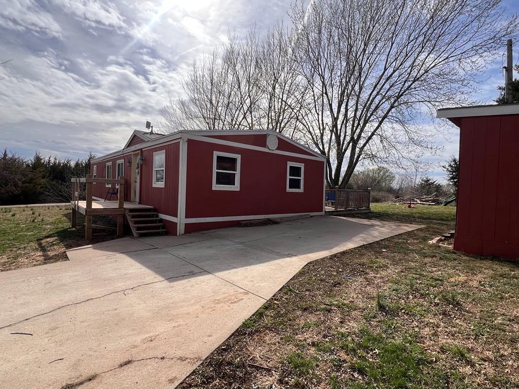 10611 Jesse James Rd, Ozawkie, KS 66070