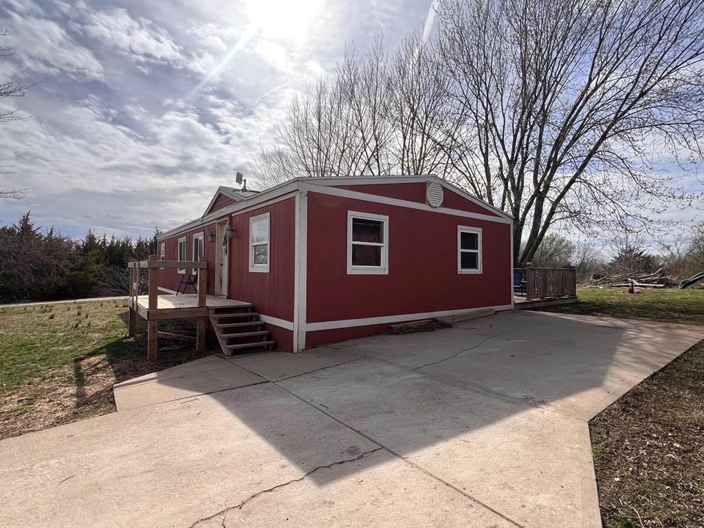 10611 Jesse James Rd, Ozawkie, KS 66070
