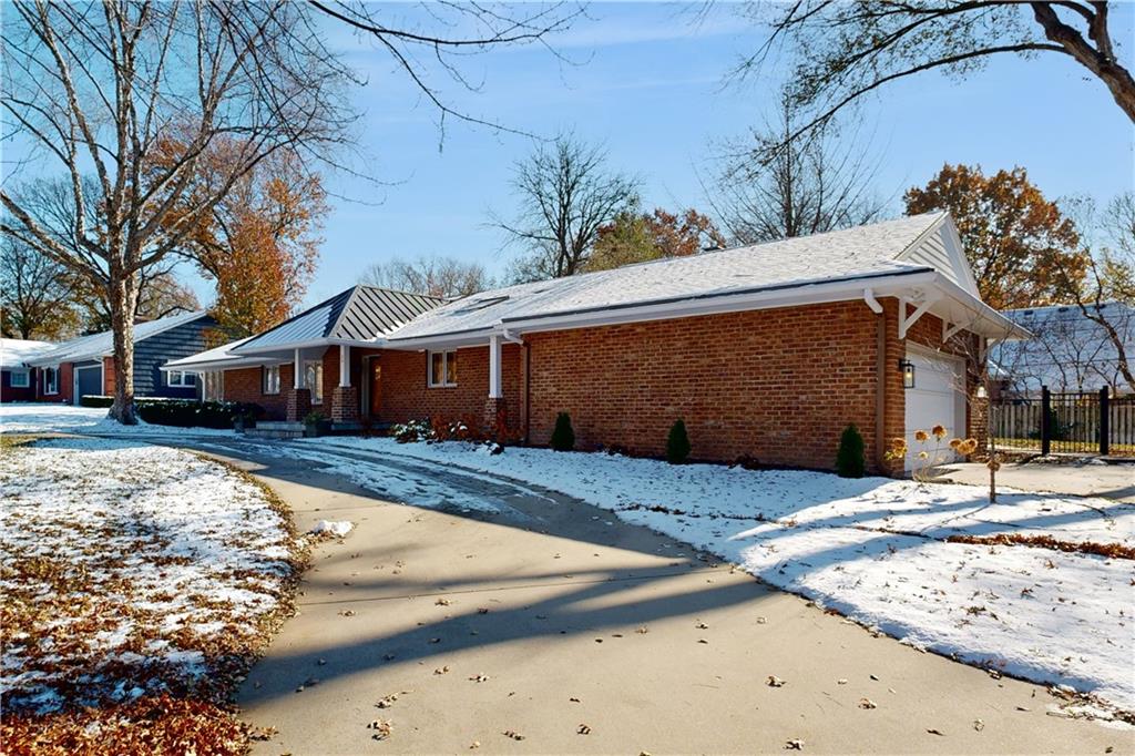 2811 W 66 St, Mission Hills, KS 66208