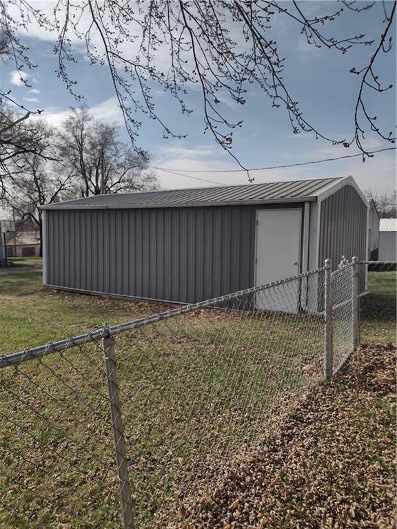 414 Mcfarland St, Barnard, MO 64423